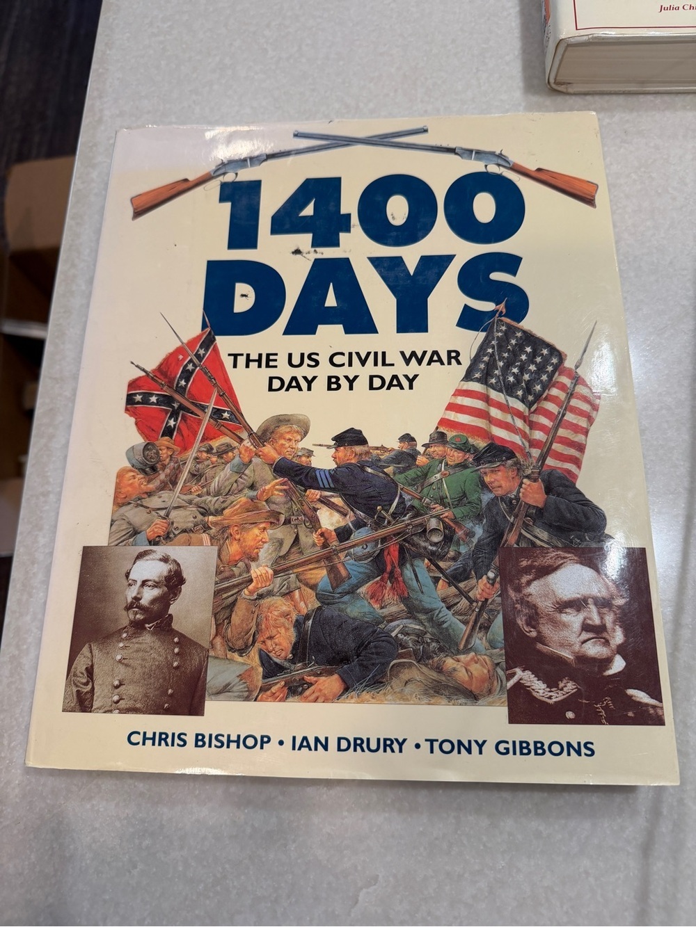 Vintage Blue and Cream '1400 Days' Illustrated Civil War History Book